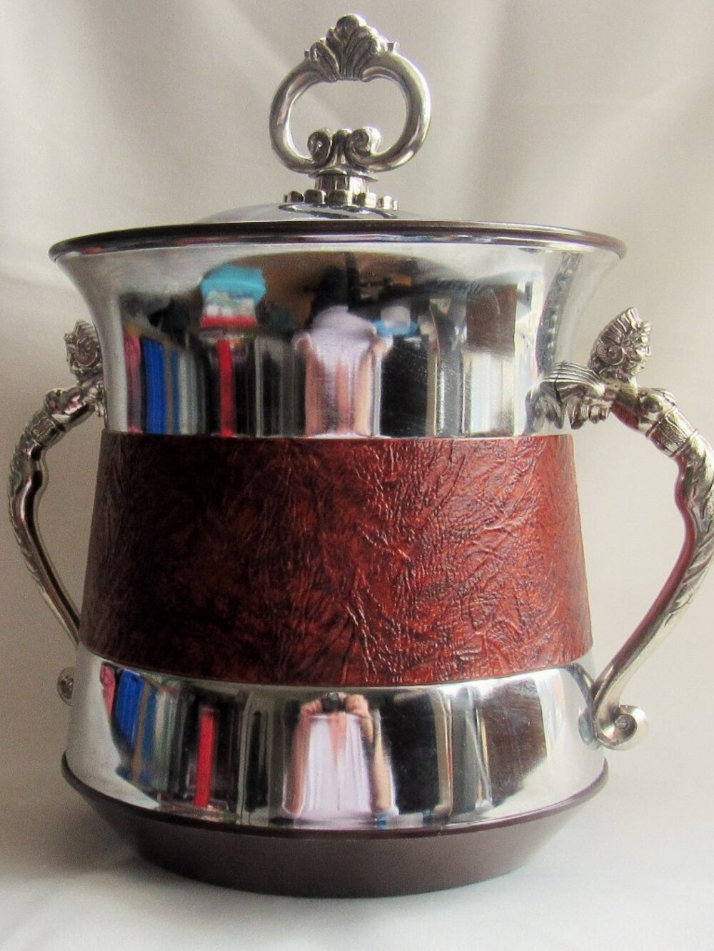 Mid Century Modern Faux Leather and Chrome Mermaid Handles Ice Bucket      Q749